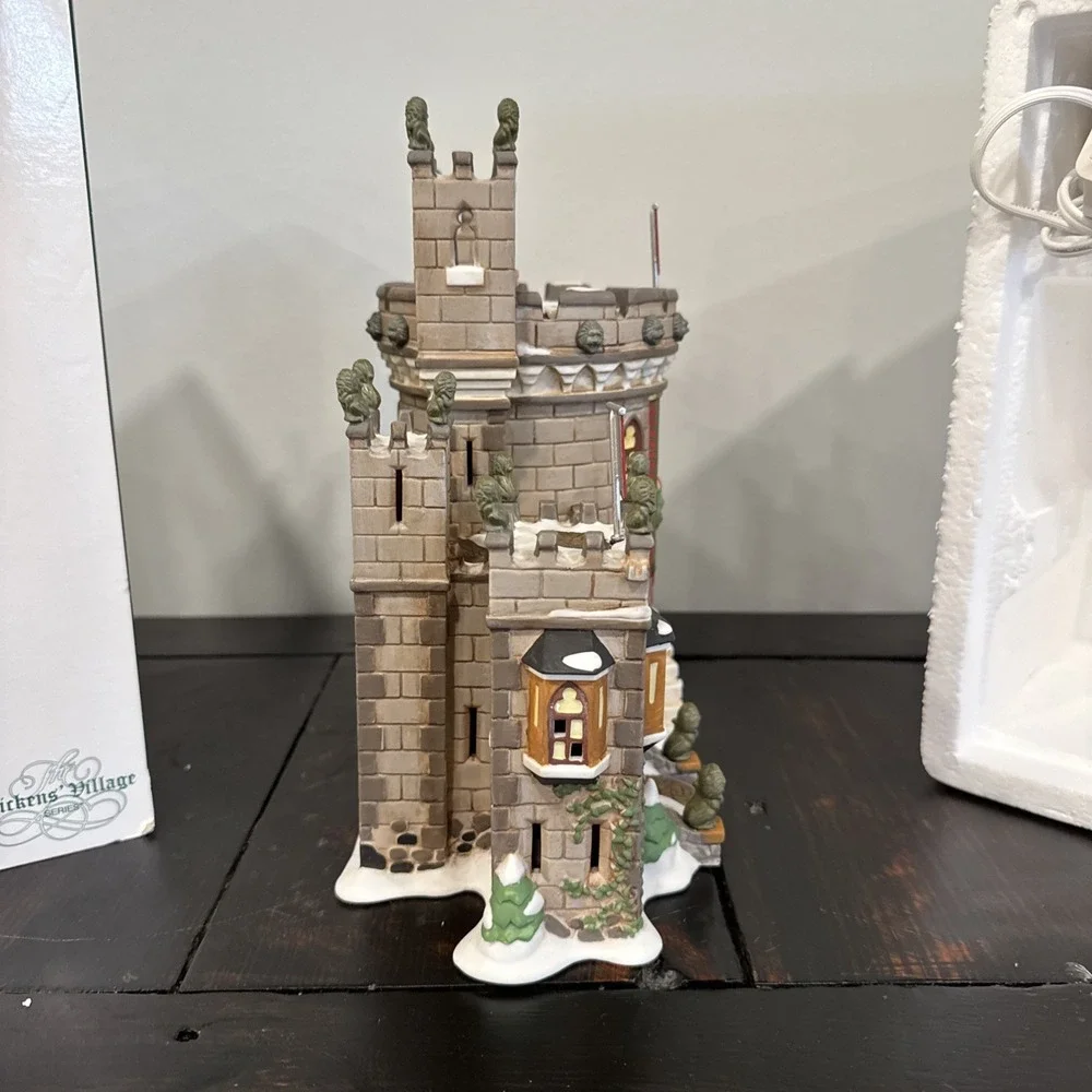 Department 56 Dickens' Village  